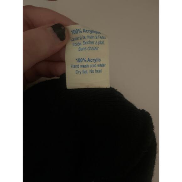 Queen Black Knit Beanie - Picture 4 of 4